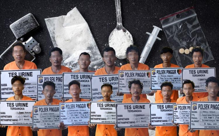 Penggerebekan “Jalan Neraka” Bengkalis: 17 Pengguna Sabu Ditangkap, Dua Bandar Besar Masuk Buruan Polsek Pinggir